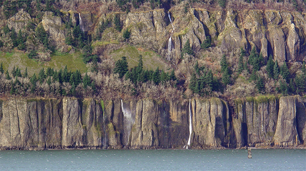 Photograph of waterfalls flowing from basag